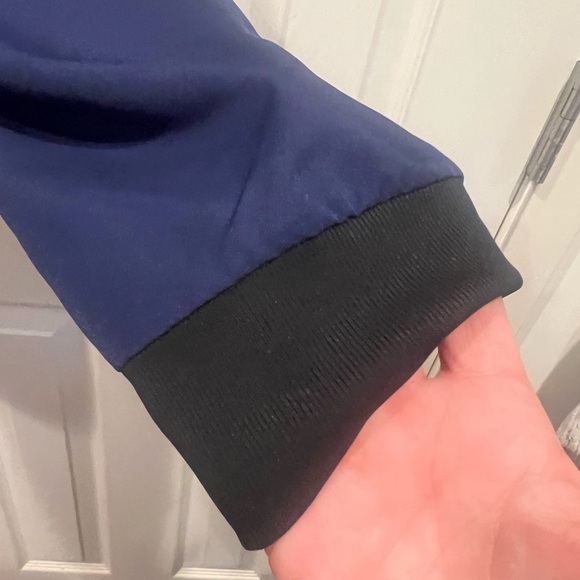 NWT- claim defame brand hyper lite navy and black bomber jacket - Picture 8 of 9